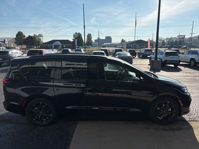 2026 Chrysler Pacifica Limited - Photo 10
