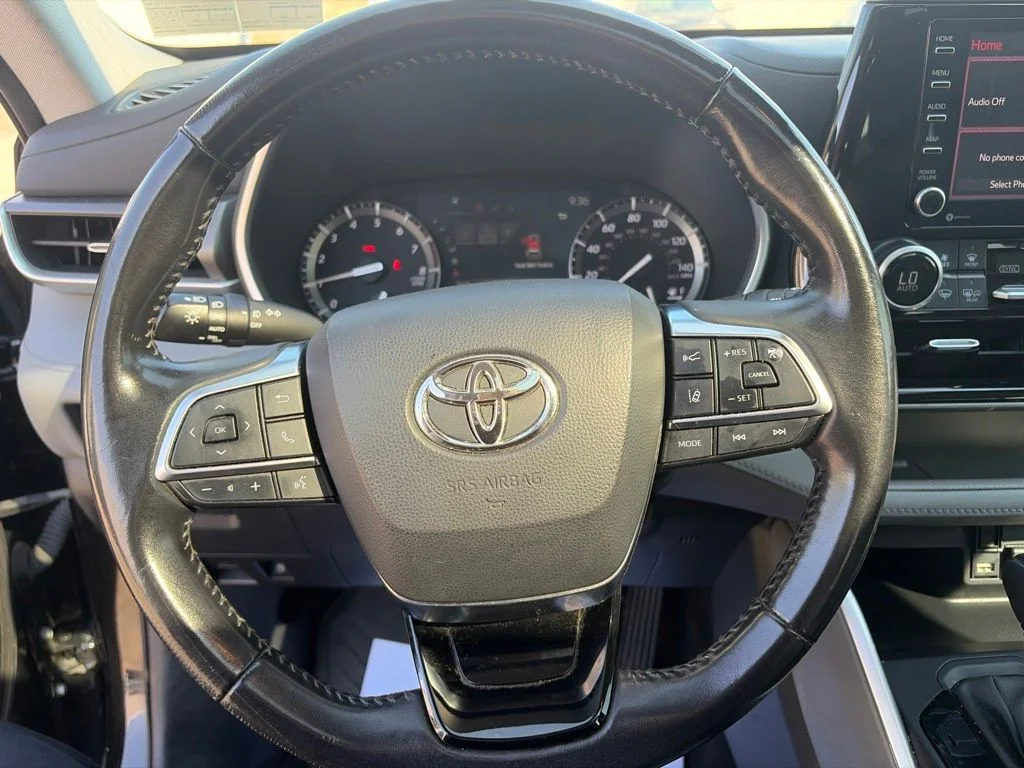 Used 2021 Brown Toyota XLE image 15
