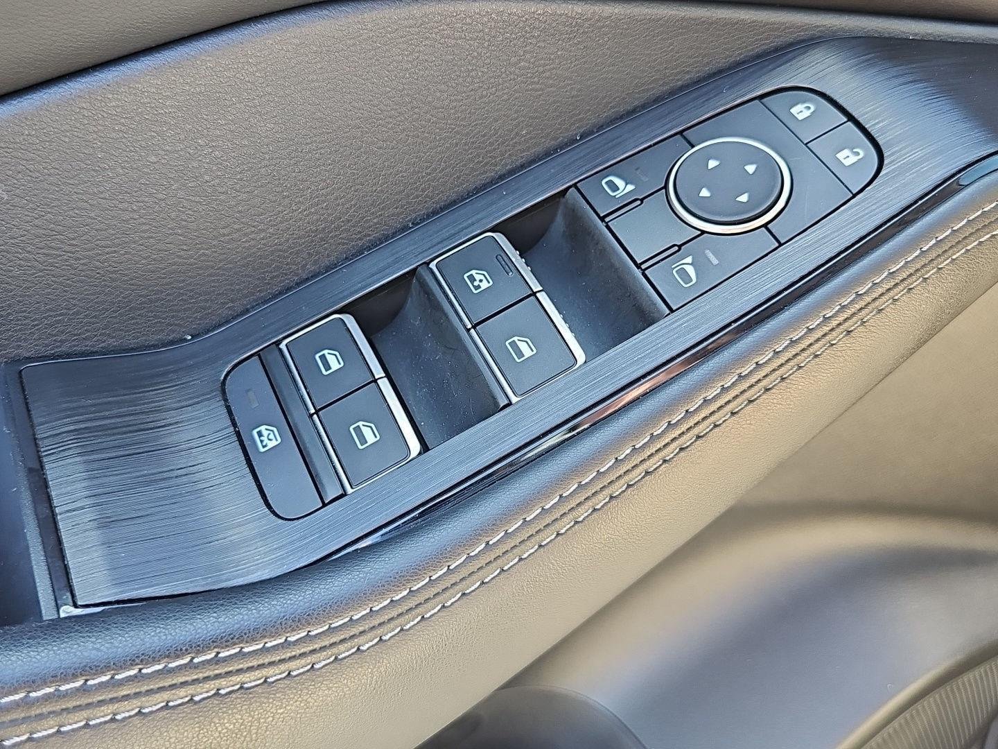 Used 2025 Gun Metallic Nissan SL image 19