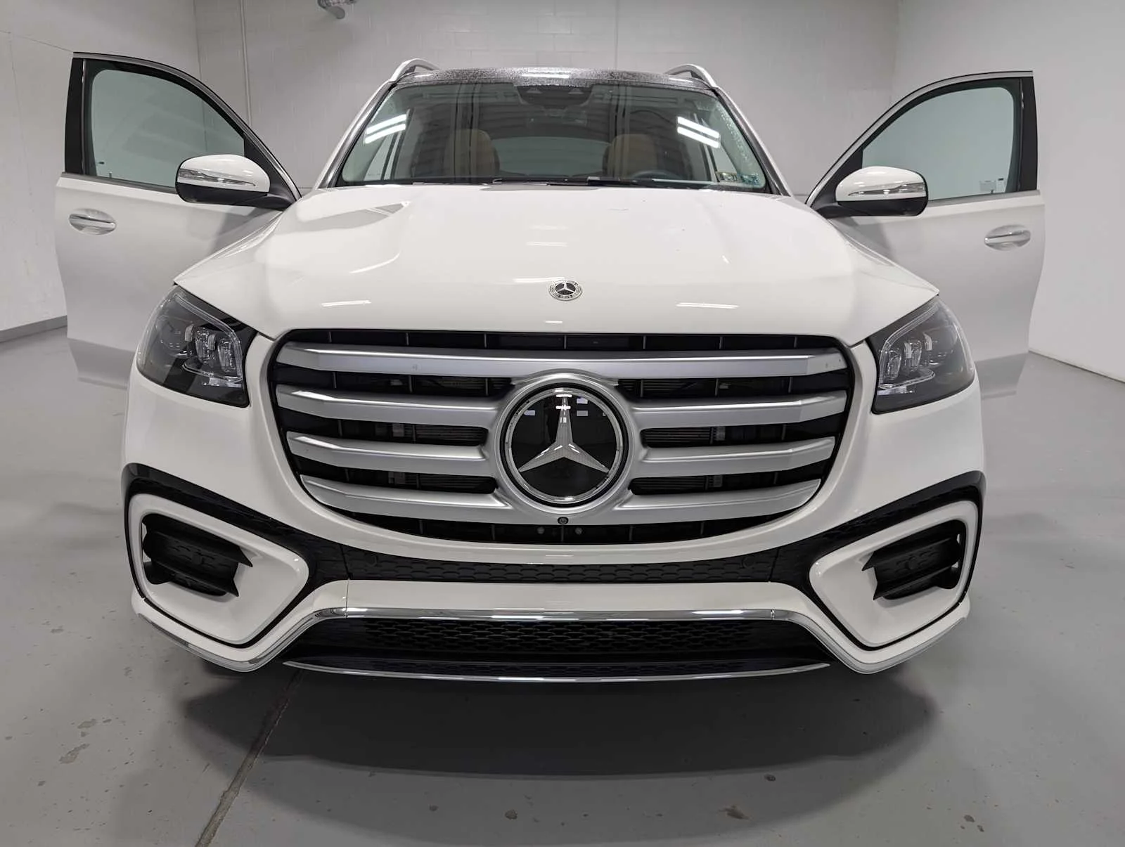 Certified Used 2026 Polar White Mercedes-Benz GLS 450 image 7