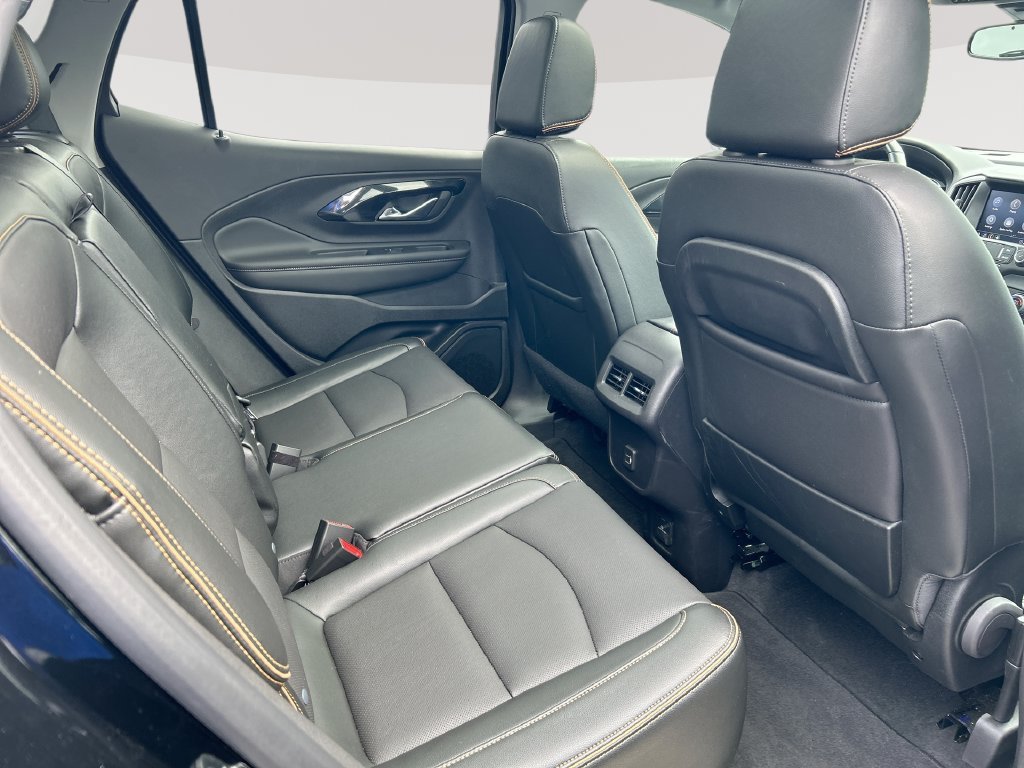 Used 2024 Ebony Twilight Metallic GMC AT4 image 28