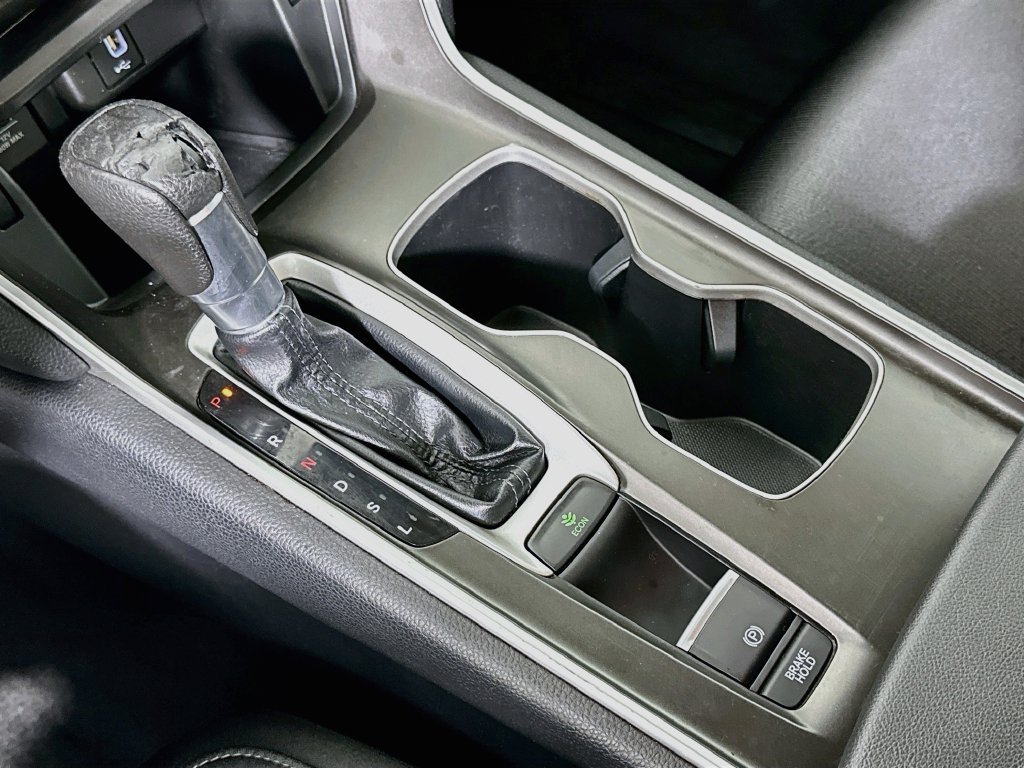 2019 Honda Accord LX - Photo 16