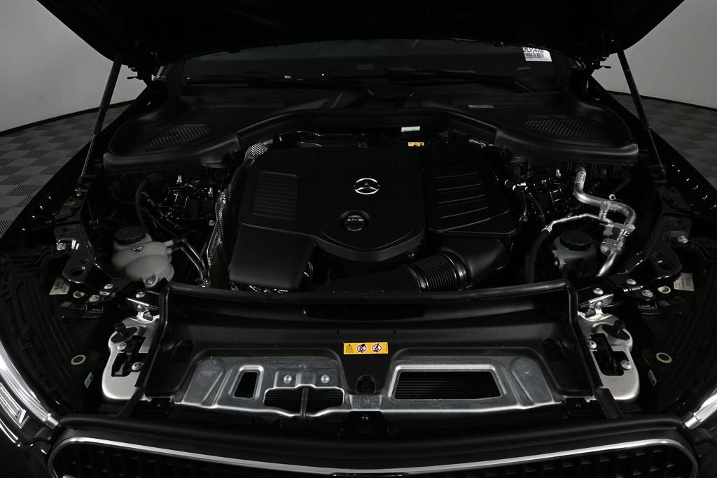 Certified Used 2026  Mercedes-Benz GLC 300 image 32