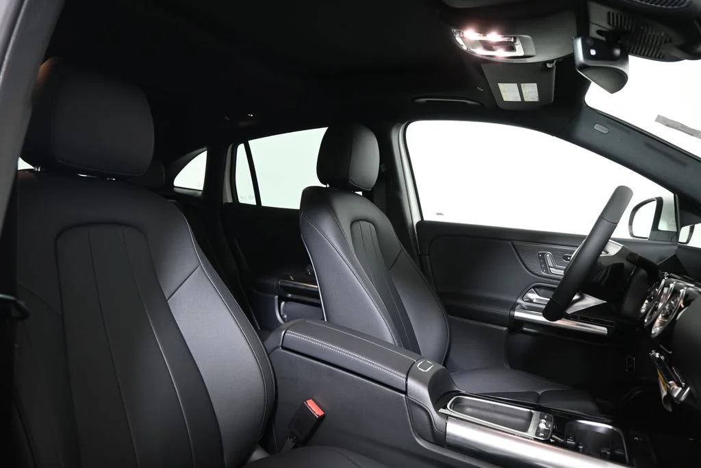 New 2026 White Mercedes-Benz GLA 250 image 29