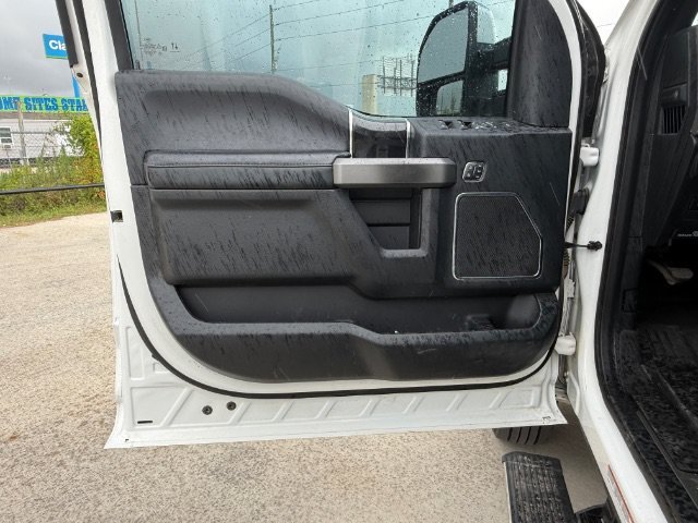 Used 2021 White Ford Platinum image 25
