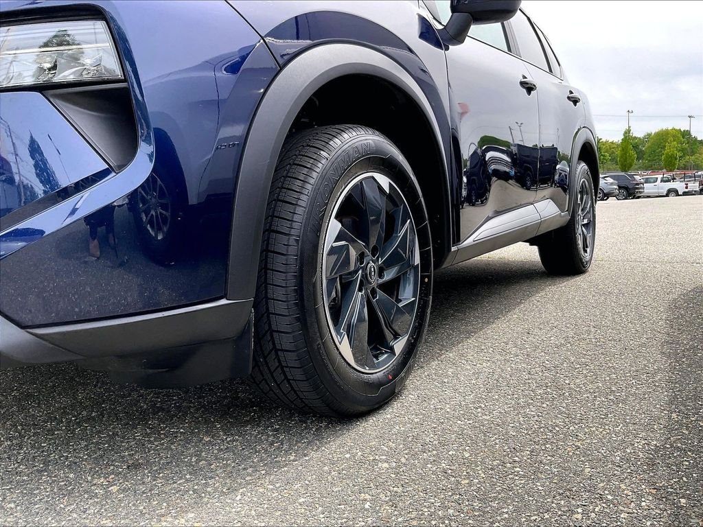 Used 2024 Blue Nissan SV image 7