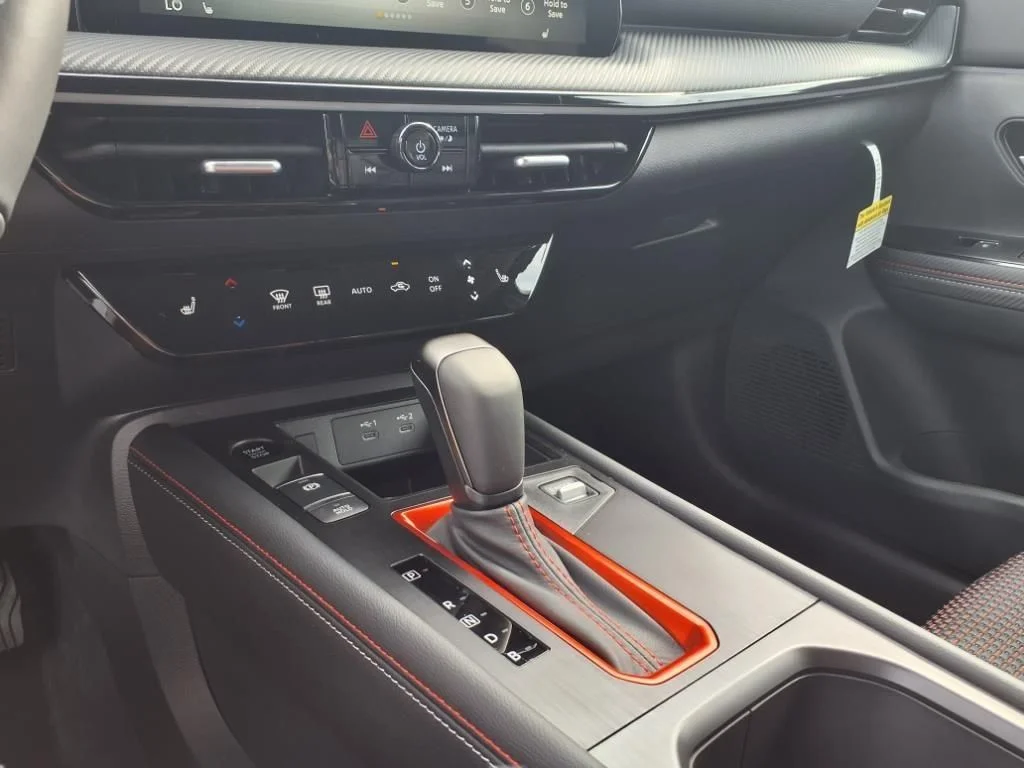 2025 Nissan Kicks SR AWD - Photo 9