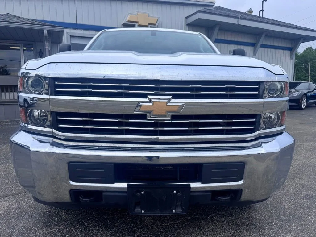 Used 2018 SUMMIT WHITE Chevrolet Work Truck image 2