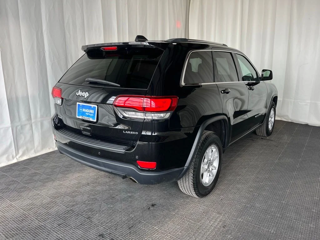 Used 2020 Black Jeep Laredo E image 29