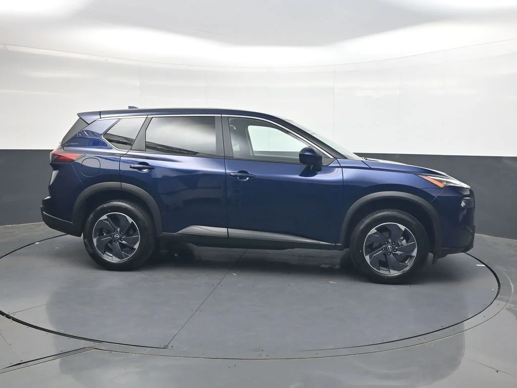 Used 2025 Blue Nissan SV image 4
