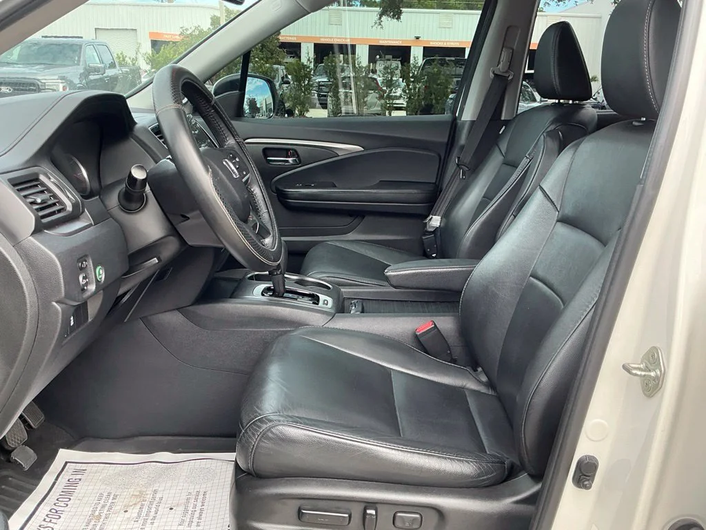 Used 2019  Honda EX-L image 31
