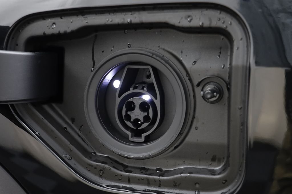 New 2026 Black Sapphire Metallic BMW xDrive50e image 5