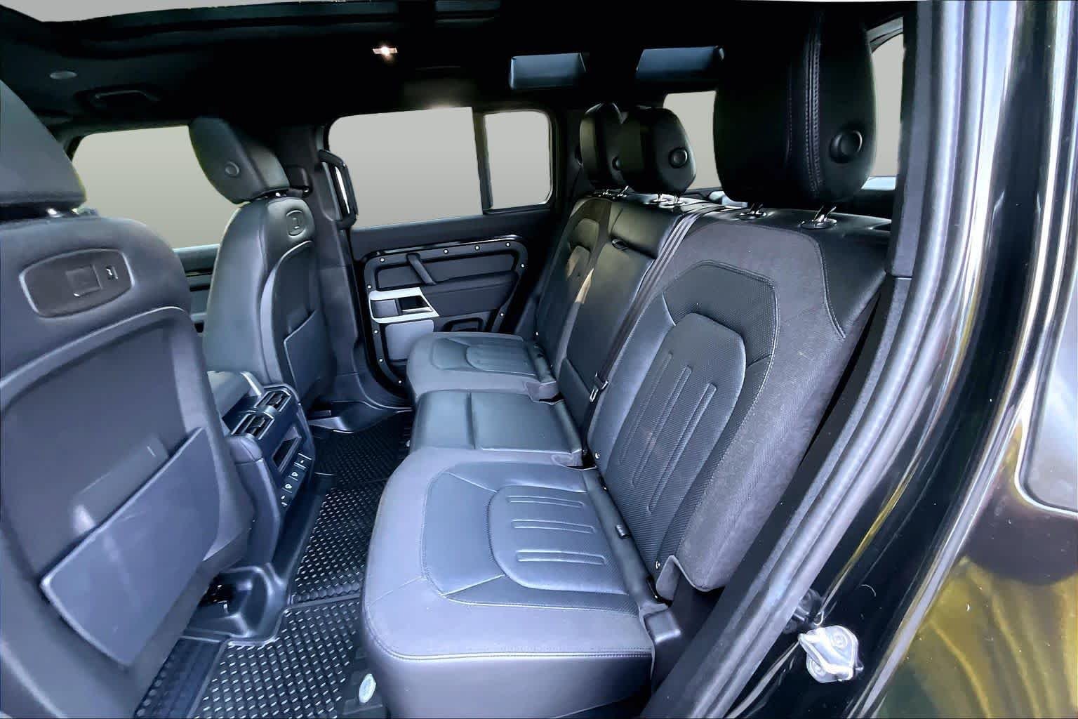 Used 2021 Santorini Black Metallic Land Rover S image 20
