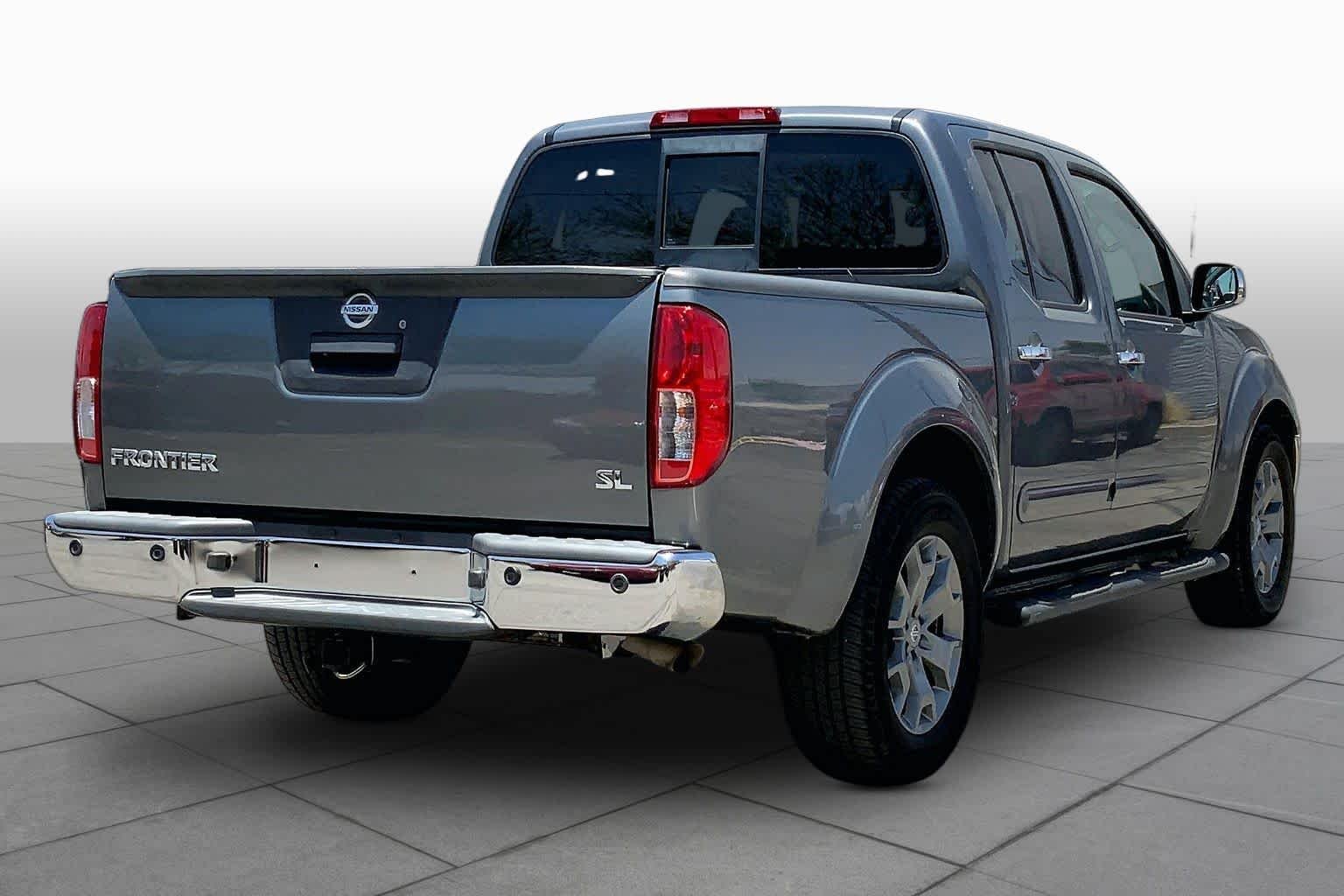 Used 2019 Gun Metallic Nissan SL image 11