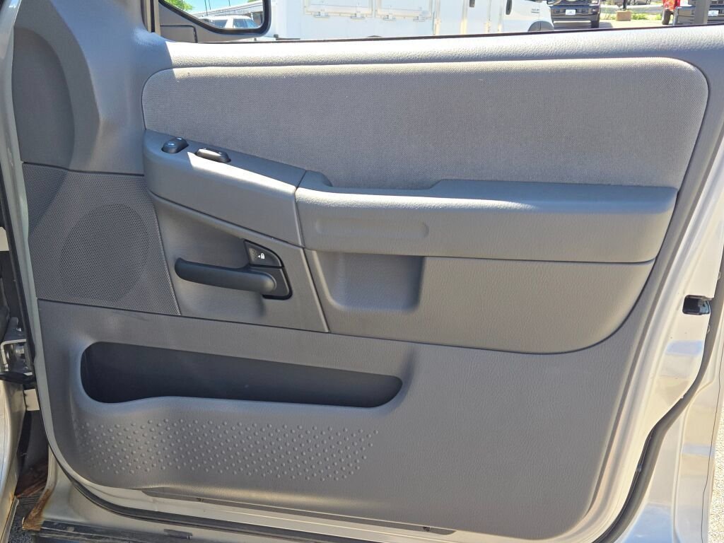 Used 2005  Ford XLT image 8