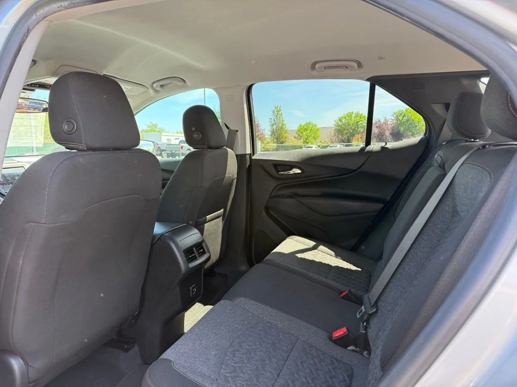 Used 2022 Silver Ice Metallic Chevrolet LT image 17