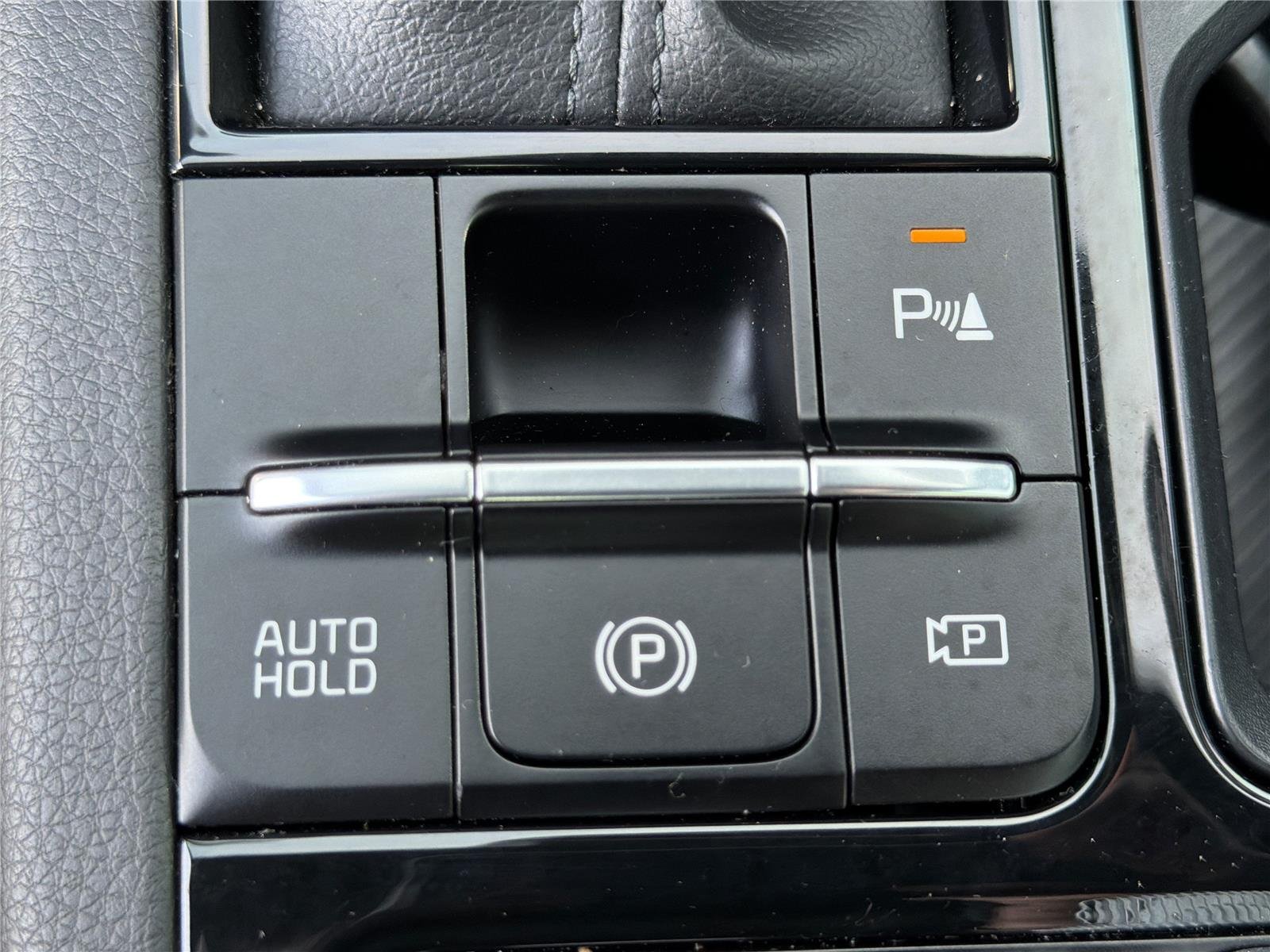 Used 2025 Snow White Pearl Kia GT-Line image 13