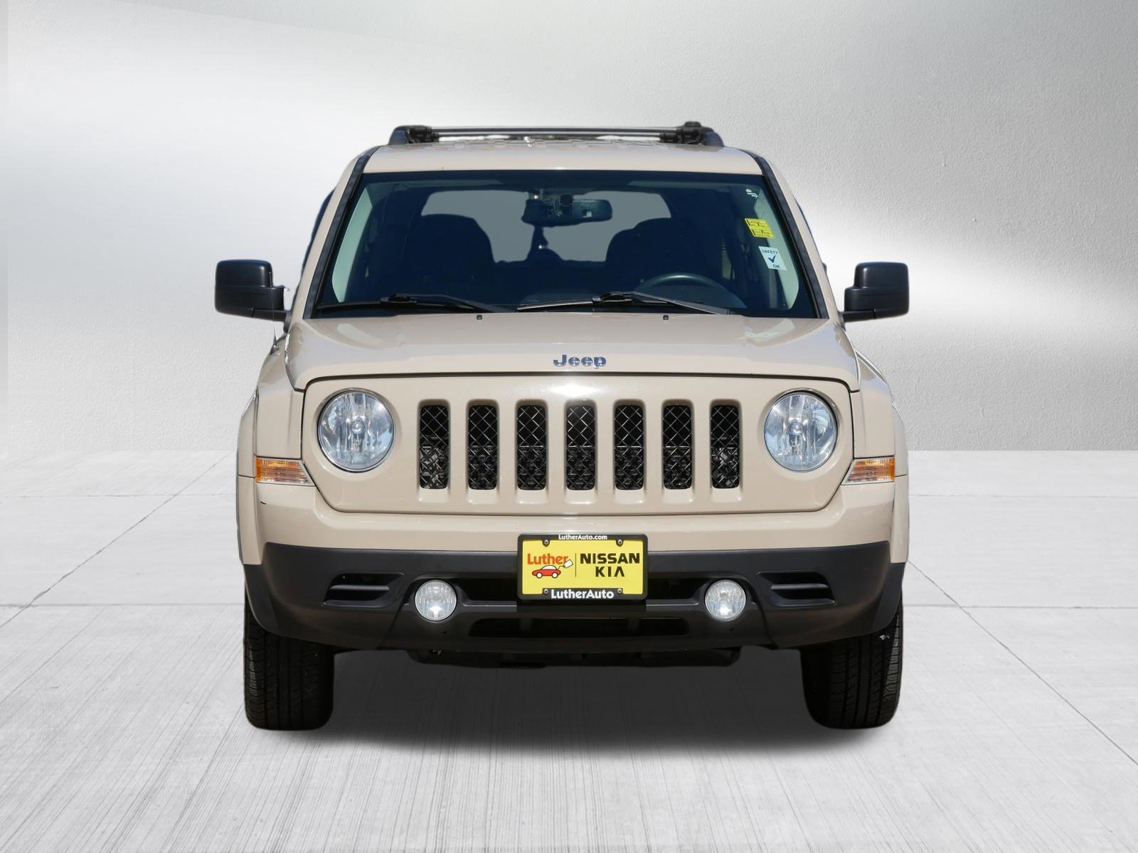 Used 2017 Mojave Sand Clearcoat Jeep Latitude image 2