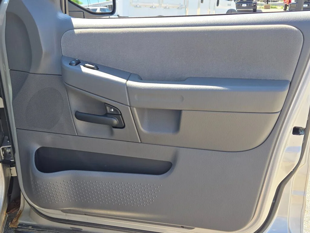Used 2005 Silver Birch Clearcoat Metallic Ford XLT image 8