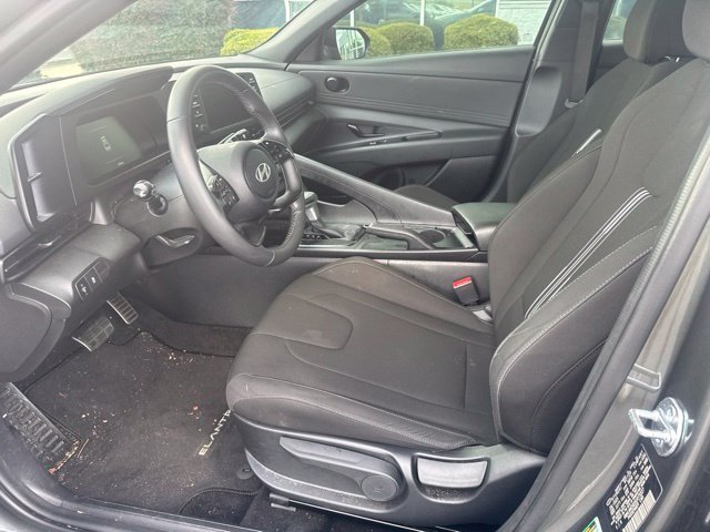 Used 2025 Gray Hyundai SEL Sport image 13