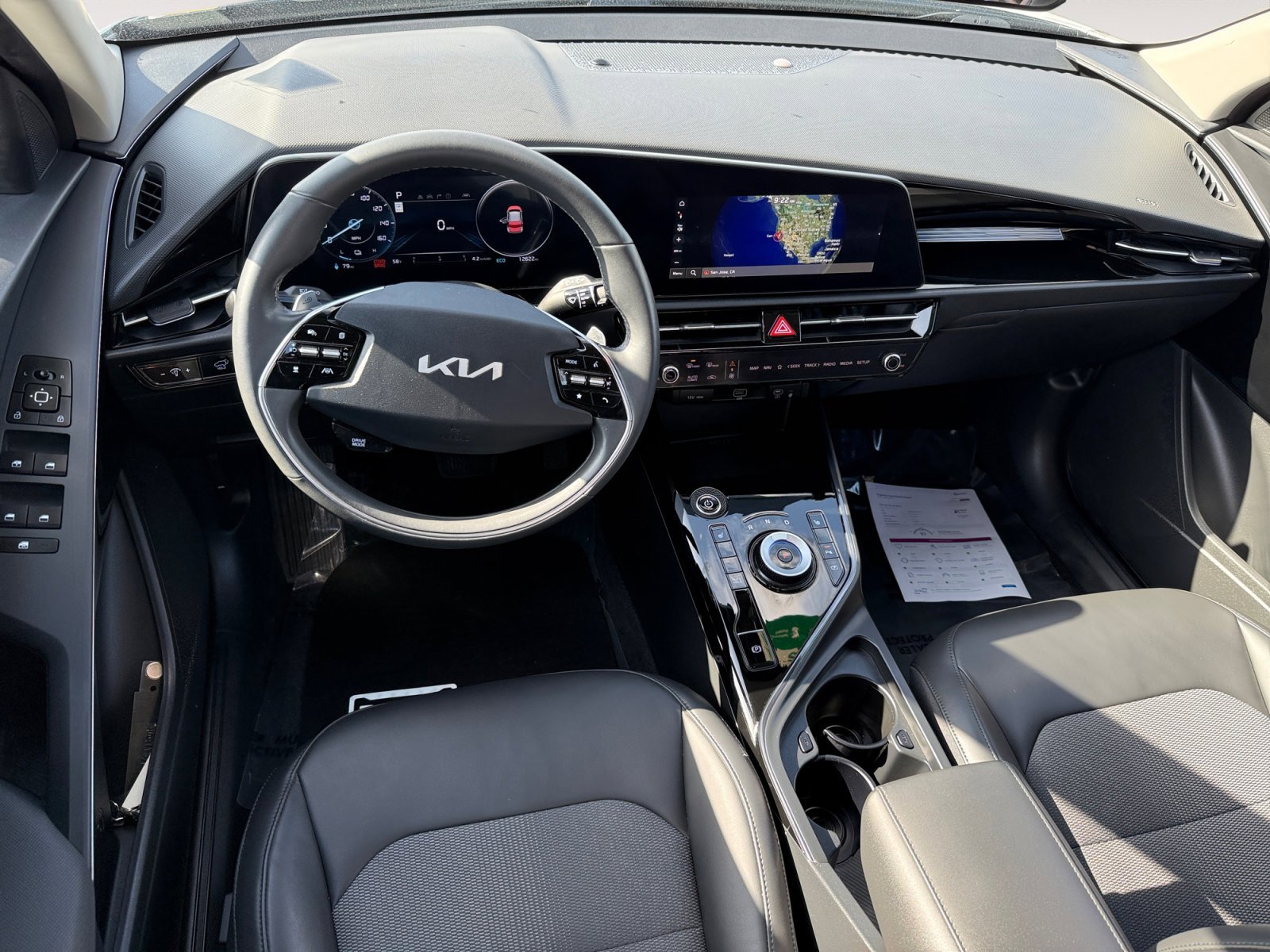 Used 2024 Snow White Pearl Kia Wind image 15