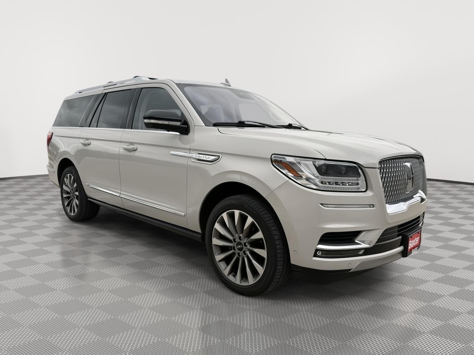Used 2020 Ceramic Pearl Lincoln Reserve image 1