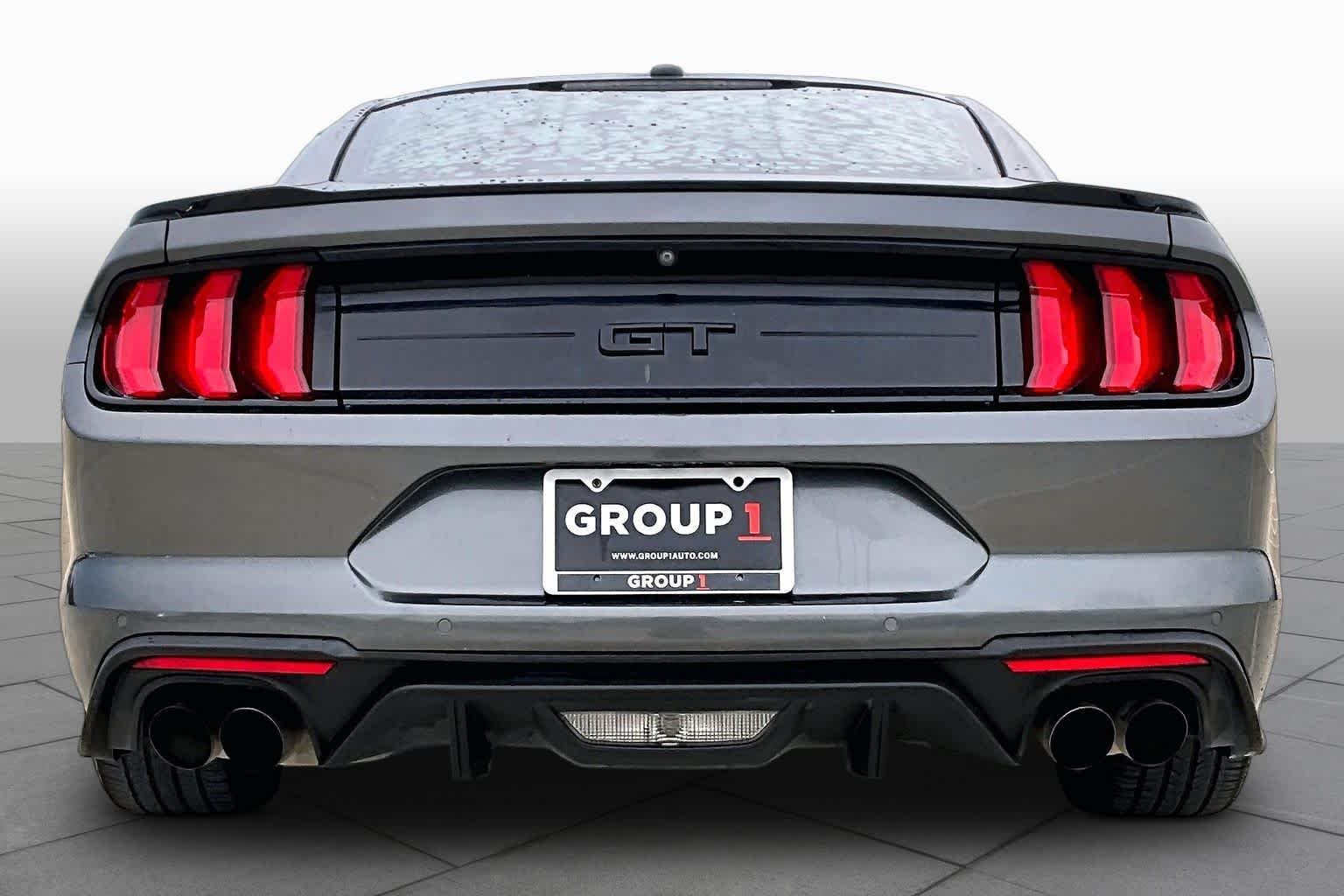 Used 2019 Magnetic Metallic Ford GT image 5