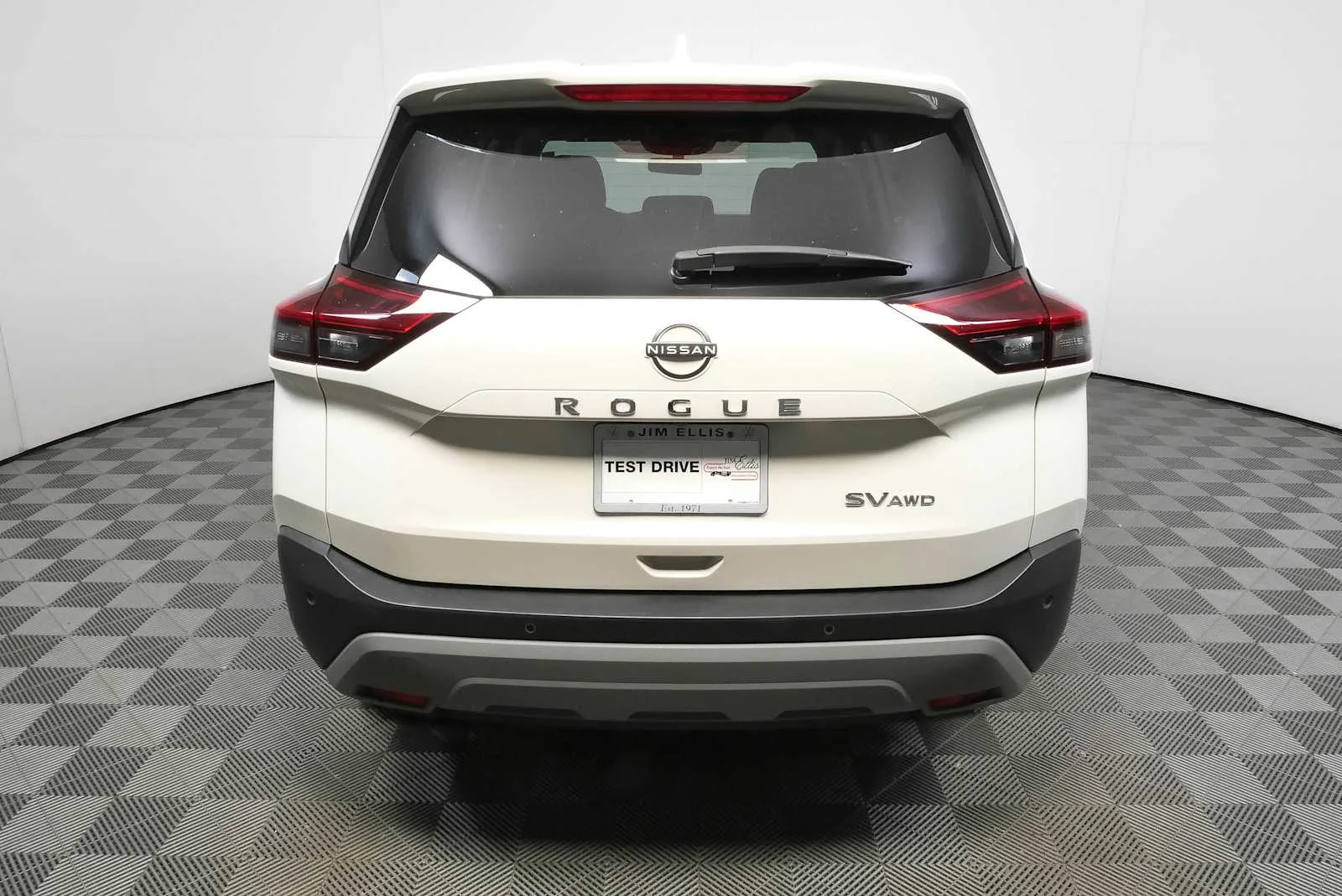 Used 2023 Pearl White Tricoat Nissan SV image 26