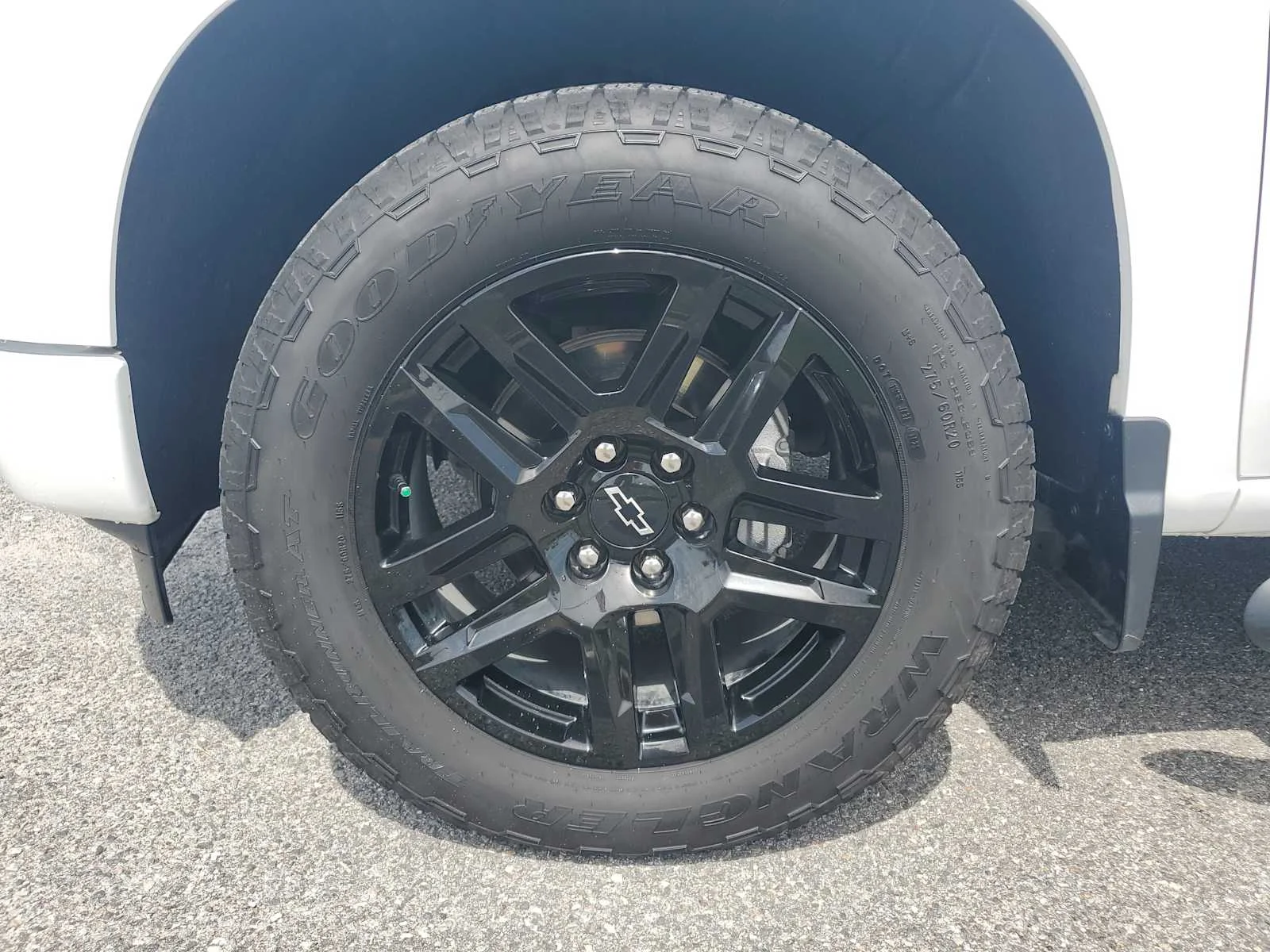 Used 2024 Summit White Chevrolet RST image 10