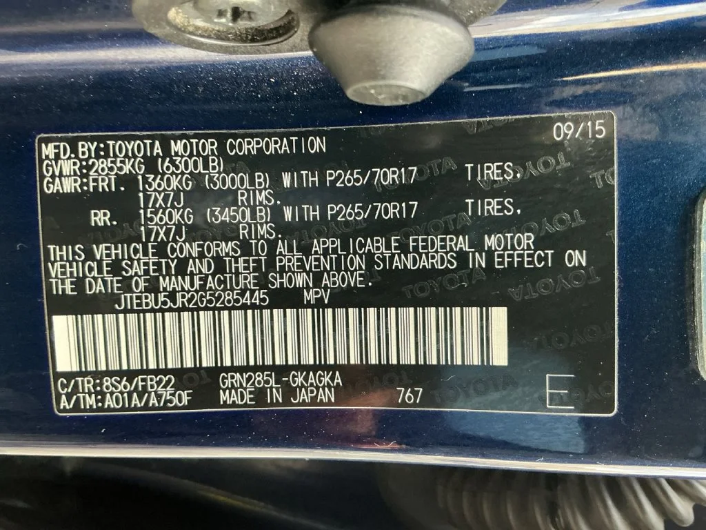 Used 2016 Blue Toyota SR5 image 30