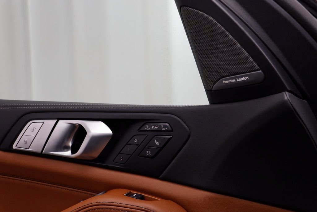 New 2026 Brooklyn Grey Metallic BMW M60i image 7