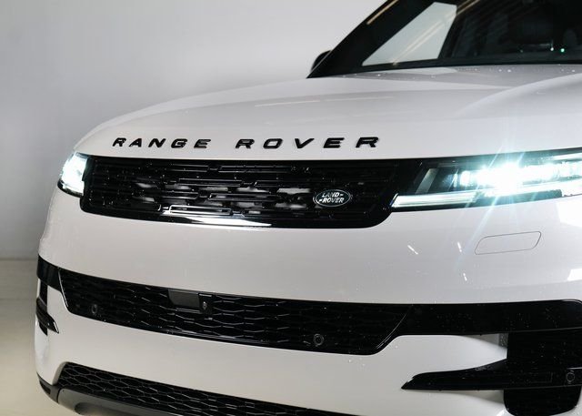 New 2026 Borasco Grey Land Rover SE image 25