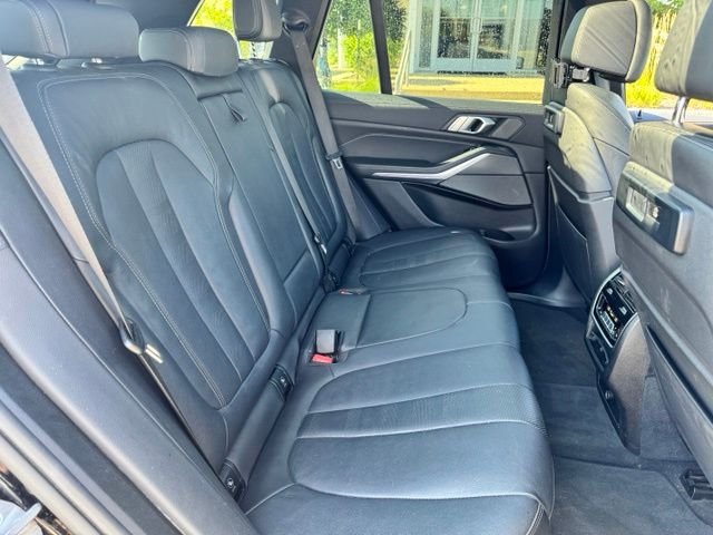 Used 2021 Carbon Black Metallic BMW xDrive40i image 9