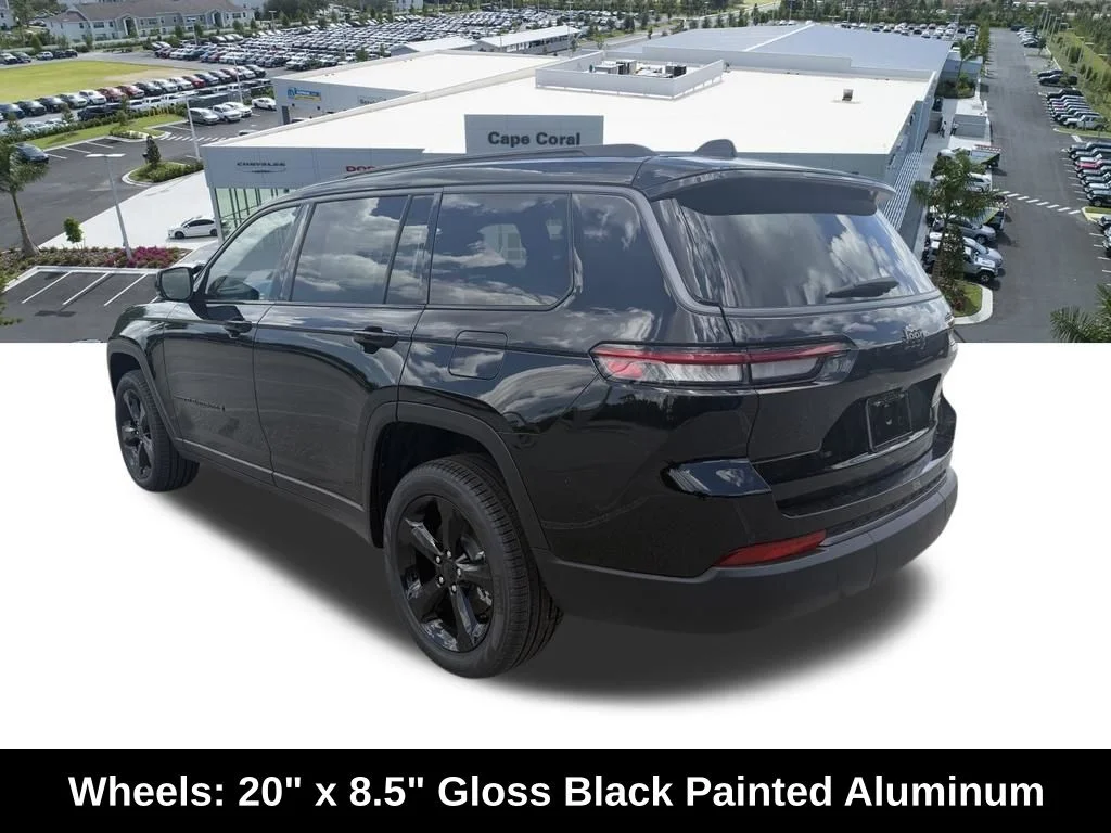 New 2026 Diamond Black Crystal Pearl-Coat Exterior Paint Jeep Limited image 10