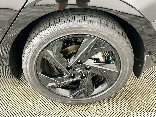 New 2026 Hyundai ELANTRA SEL Sport