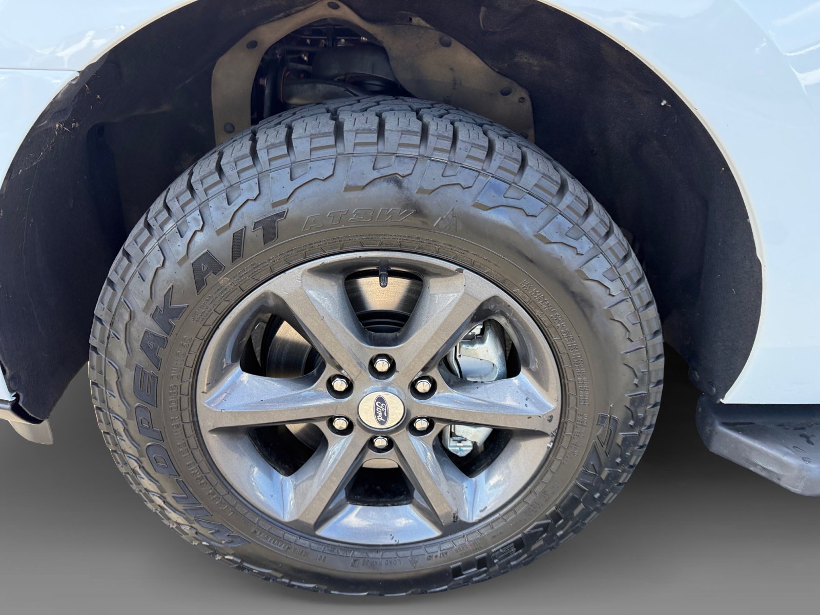 Certified Used 2020 Oxford White Ford XLT image 9