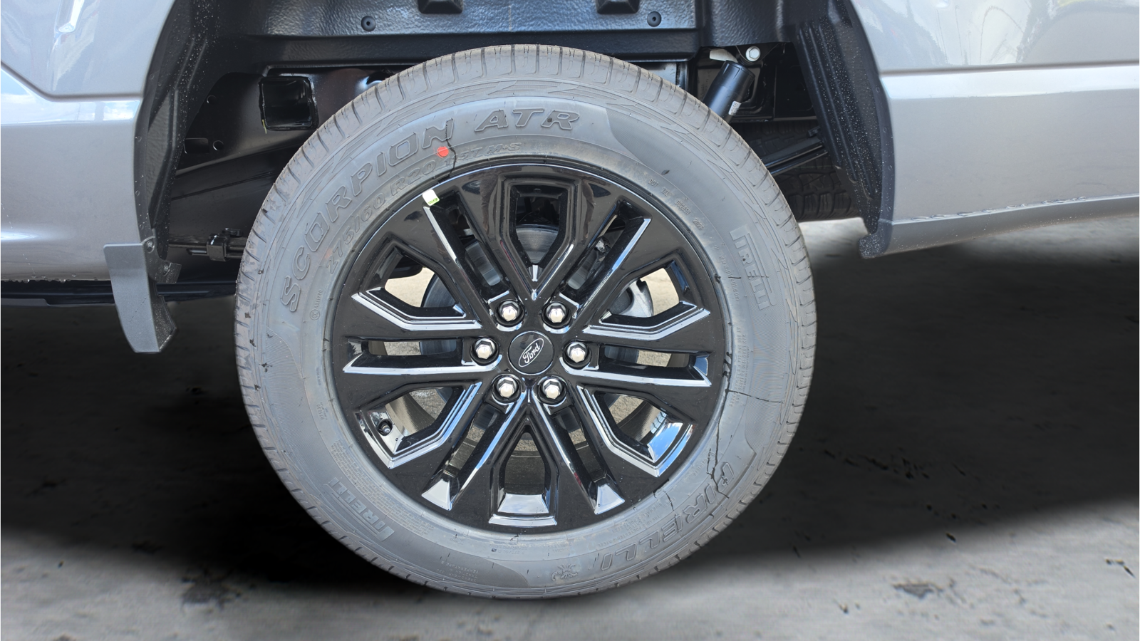New 2026 Carbonized Gray Metallic Ford XLT image 19