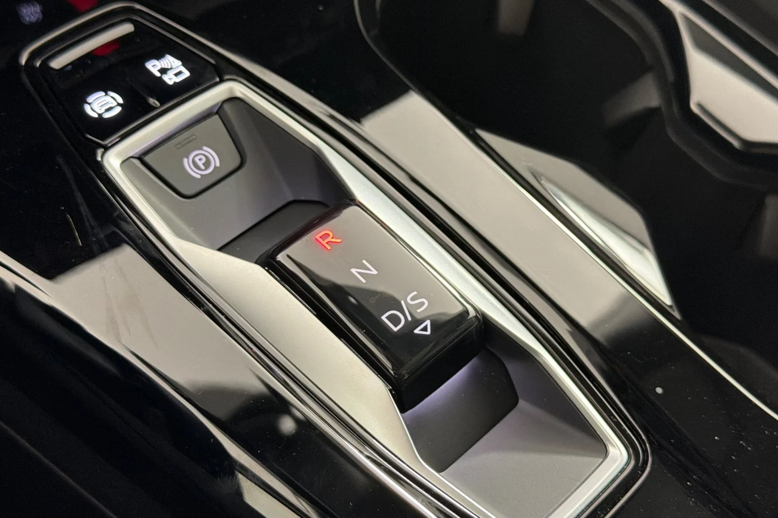 New 2025 Daytona Gray Pearl Effect Audi Premium Plus 2.0 TFSI quattro image 21