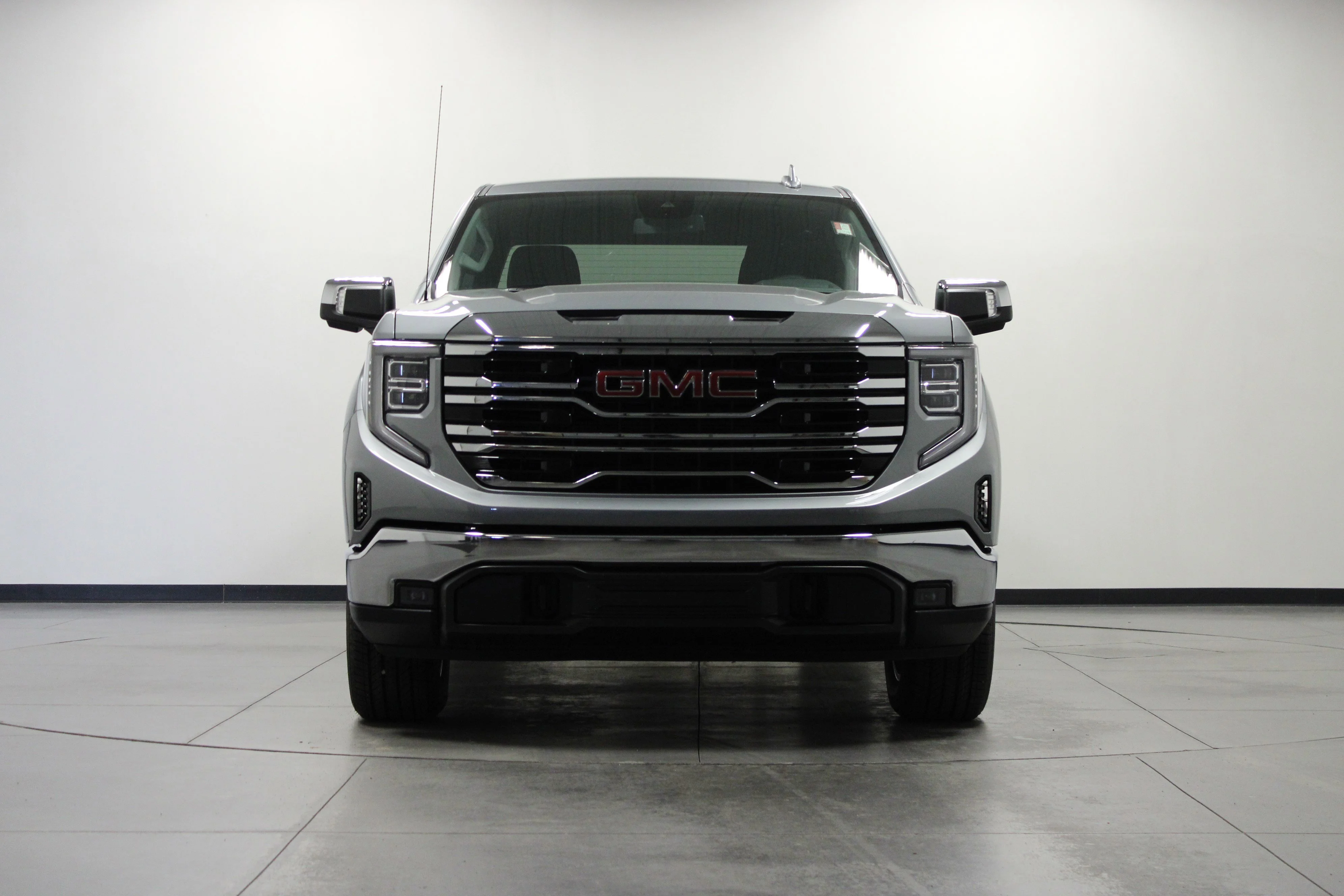 New 2026 Sterling Metallic GMC SLT image 9