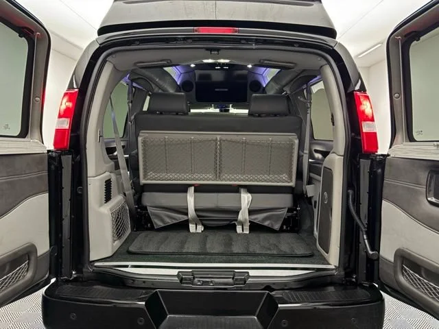 Used 2025 Onyx Black GMC Work Van image 10