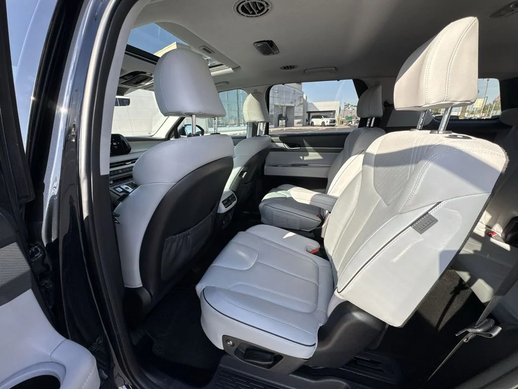 Used 2023 White Hyundai SEL image 26
