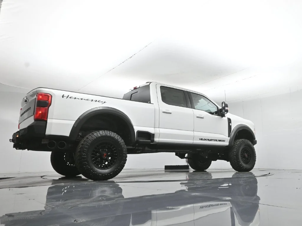 New 2026 Star White Metallic Tri-Coat Ford Lariat image 52