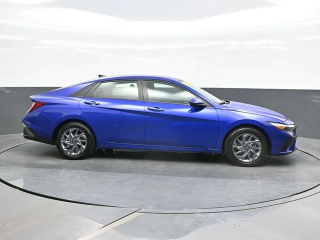 Used 2024 Blue Hyundai SEL image 8