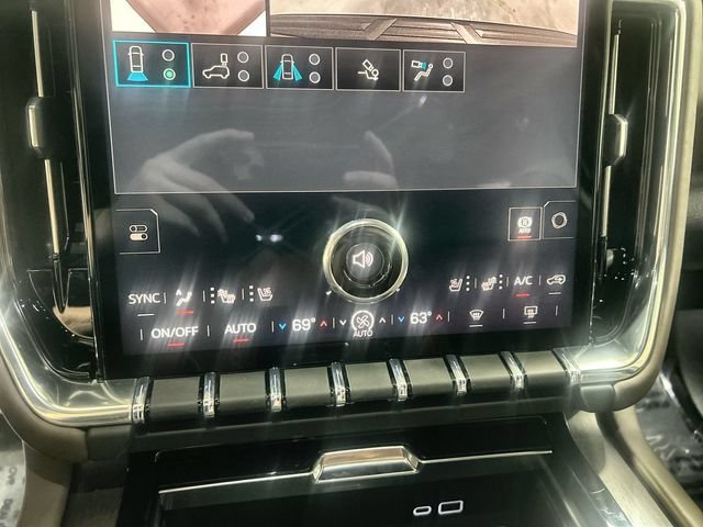 2026 GMC Yukon Denali Ultimate - Photo 18
