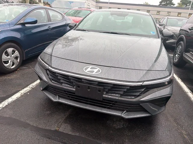 Used 2025 Ecotronic Gray Pearl Hyundai SEL Sport image 4