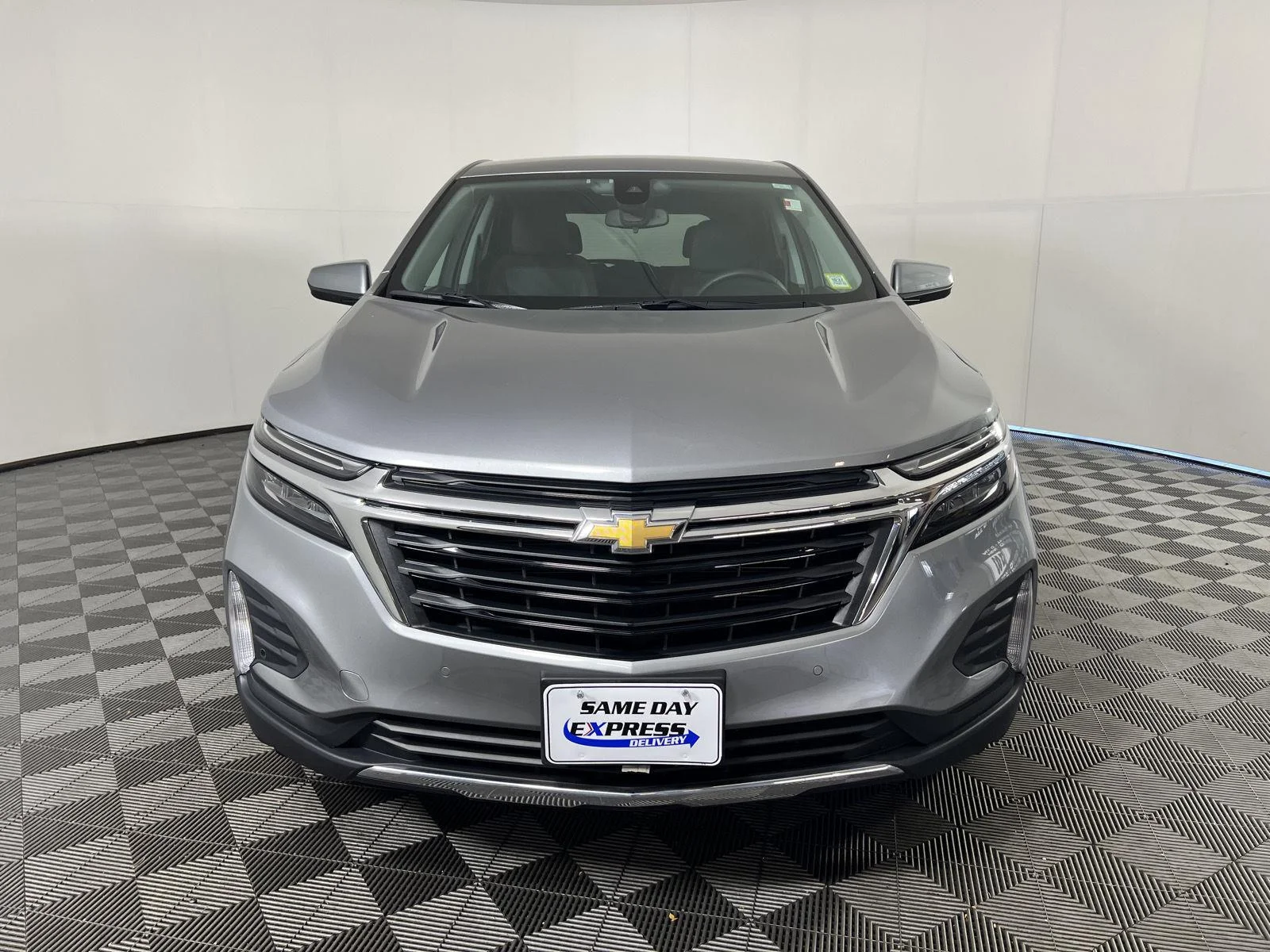 Used 2024 Sterling Gray Metallic Chevrolet LT image 28