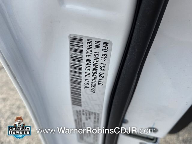 Used 2023 White Jeep Altitude image 19