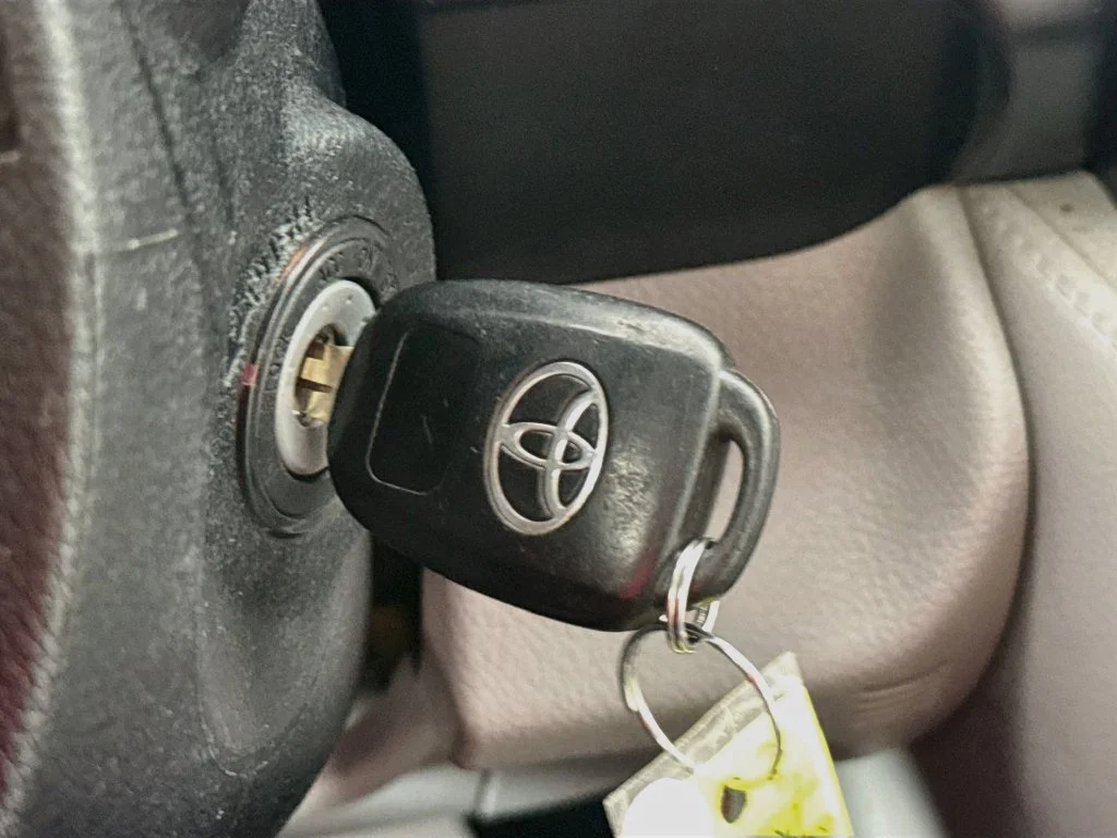 Used 2013 Gray Toyota LE image 17