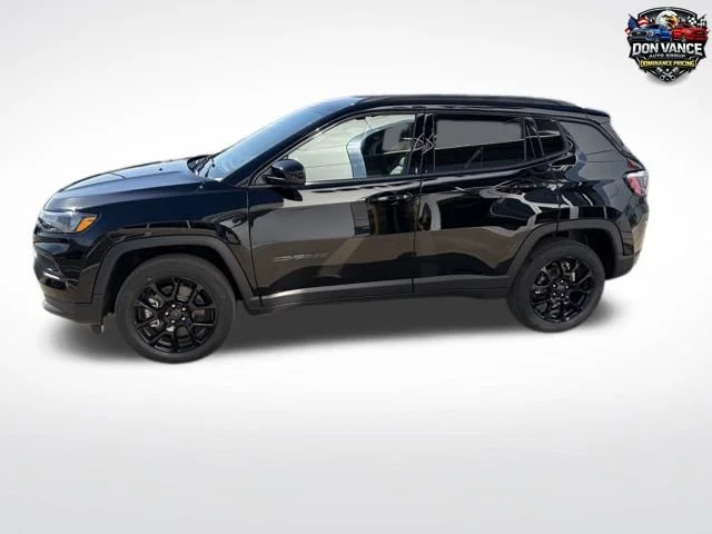 New 2026 Diamond Black Crystal Pearlcoat Jeep Latitude image 2