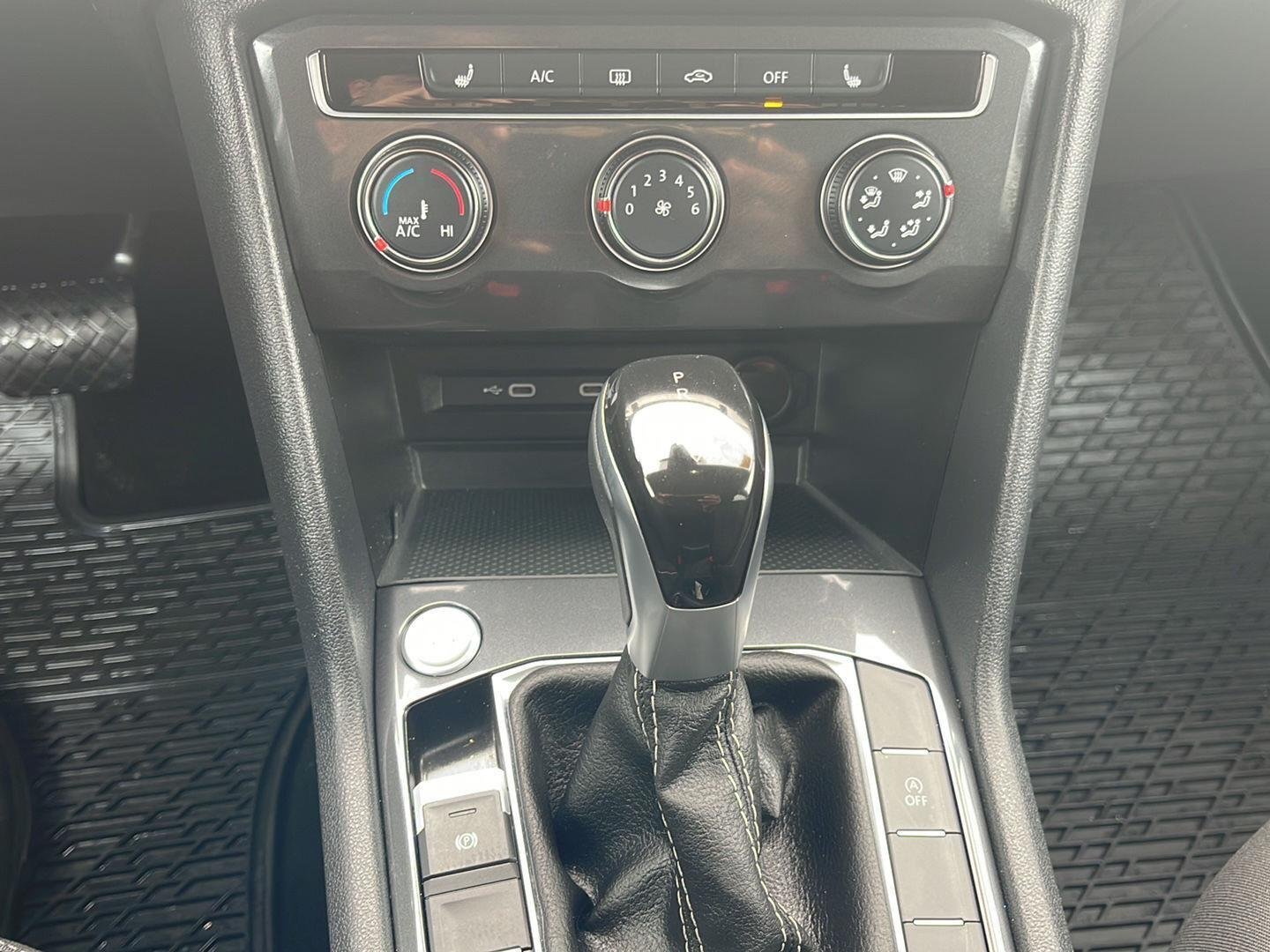 Used 2024 Platinum Gray Metallic Volkswagen S image 29